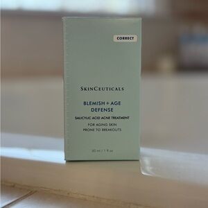 SkinCeuticals Blemish + Age Defense - Light Blue